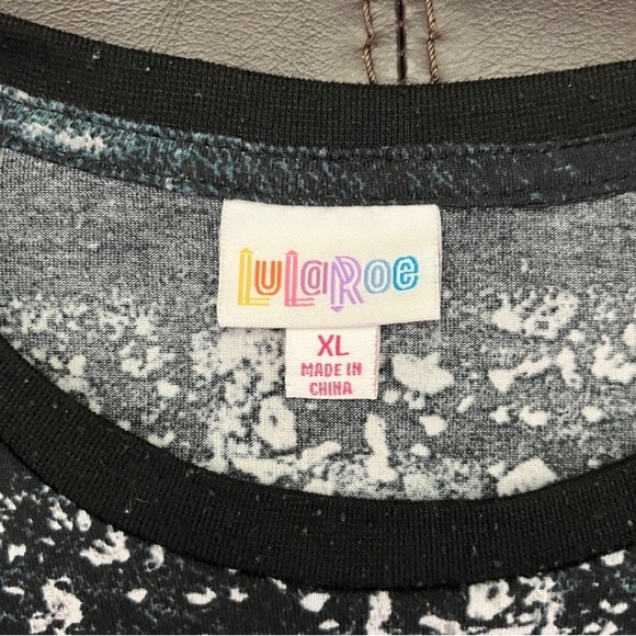 🧵2 L/S Shirts - LuLaRoe Hudson Bundle - Size XL👕 - Picture 9 of 12